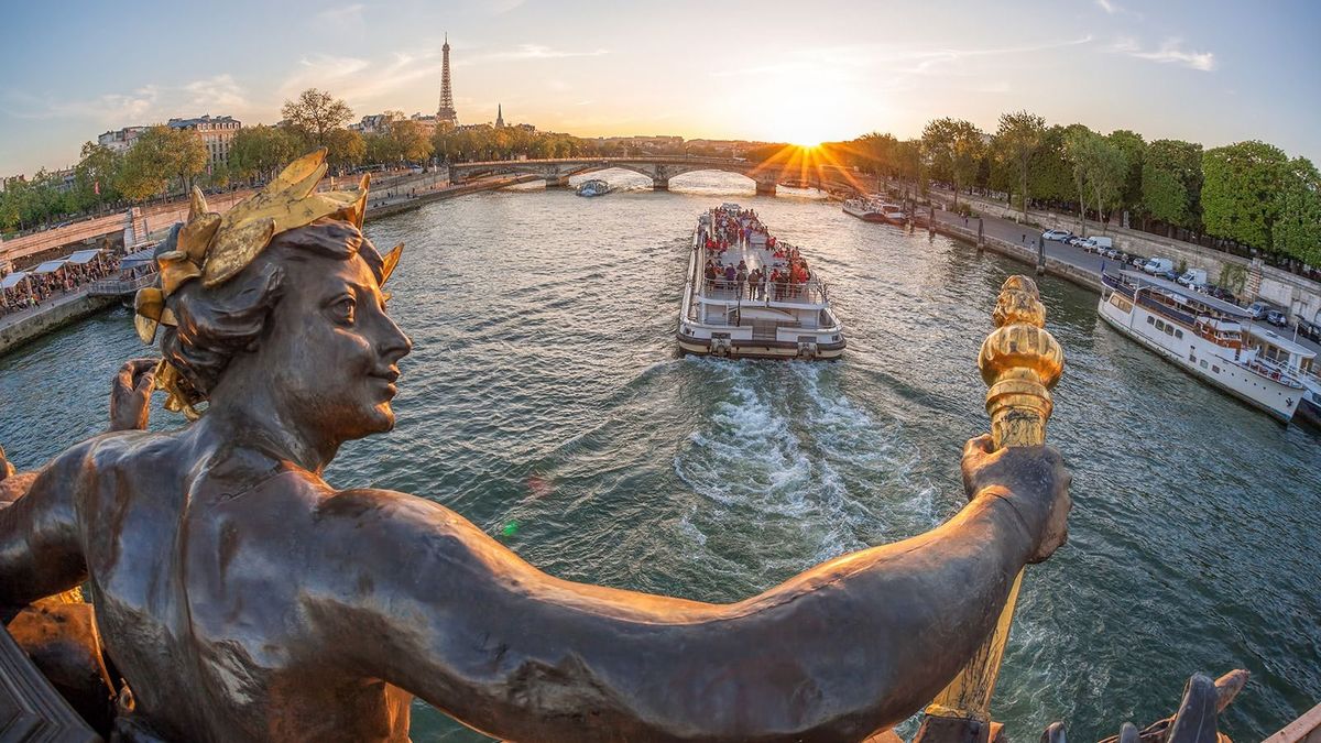 Alexandre,Iii,Bridge,In,Paris,Against,Eiffel,Tower,With,Boat