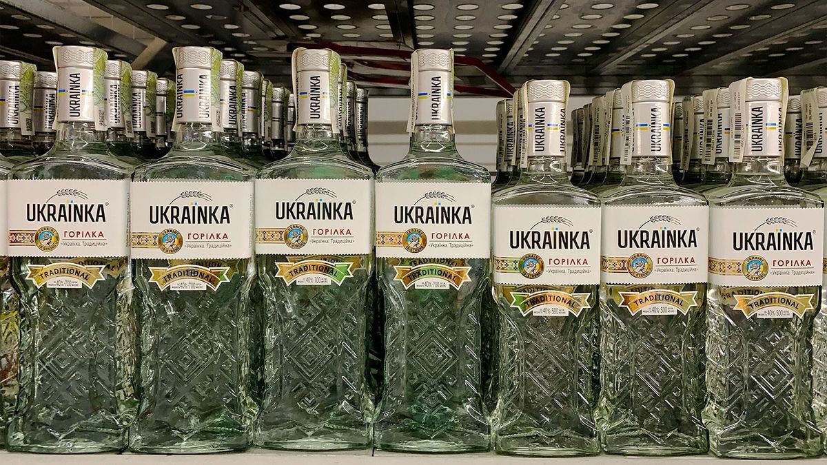 Az orosz agresszió áldozata lett a vodkásüveg