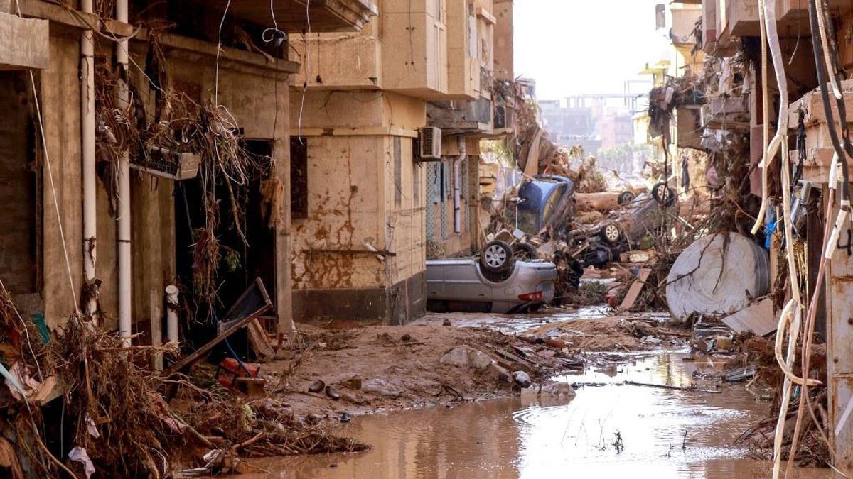 Több mint tízezer ember tűnt el a líbiai a gátszakadások utáni árvízben – videó