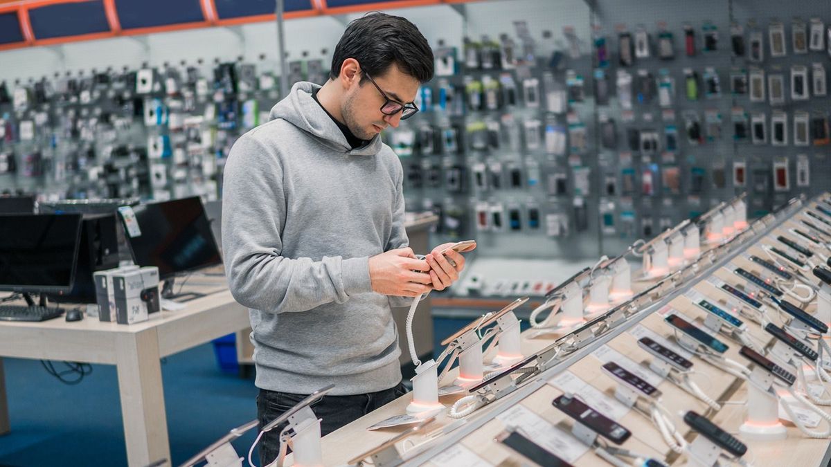 Nem veszik az okostelefonokat, de az év vége újra fellendítheti a piacot