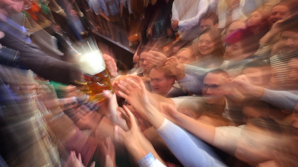 Indul az Oktoberfest, összecsap az infláció a sörhullákkal