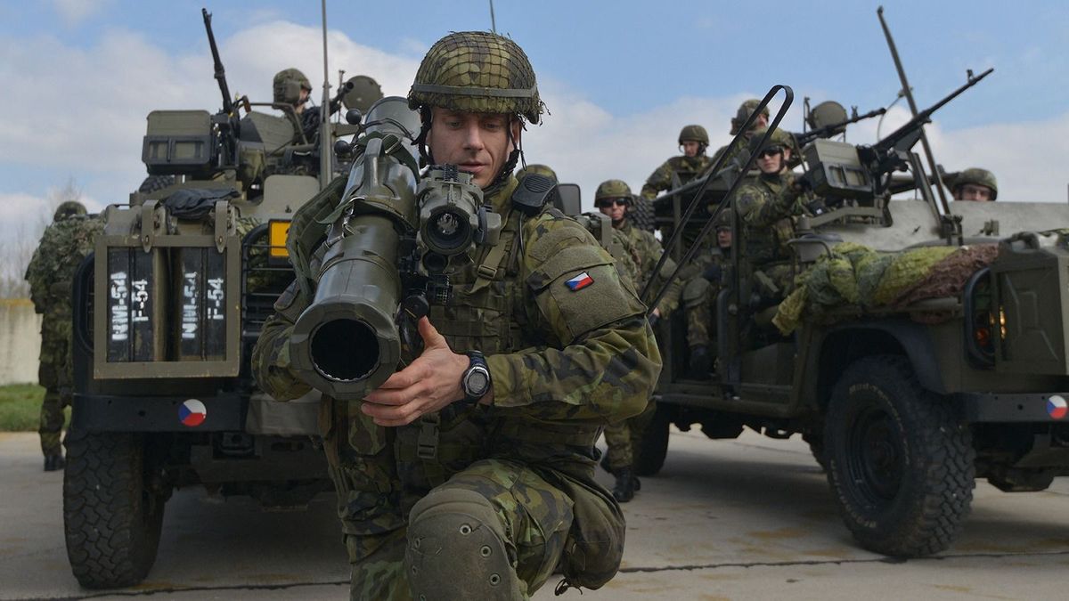 Hosszú háborúra kell készülnie a Nyugatnak a cseh haderő vezetője szerint