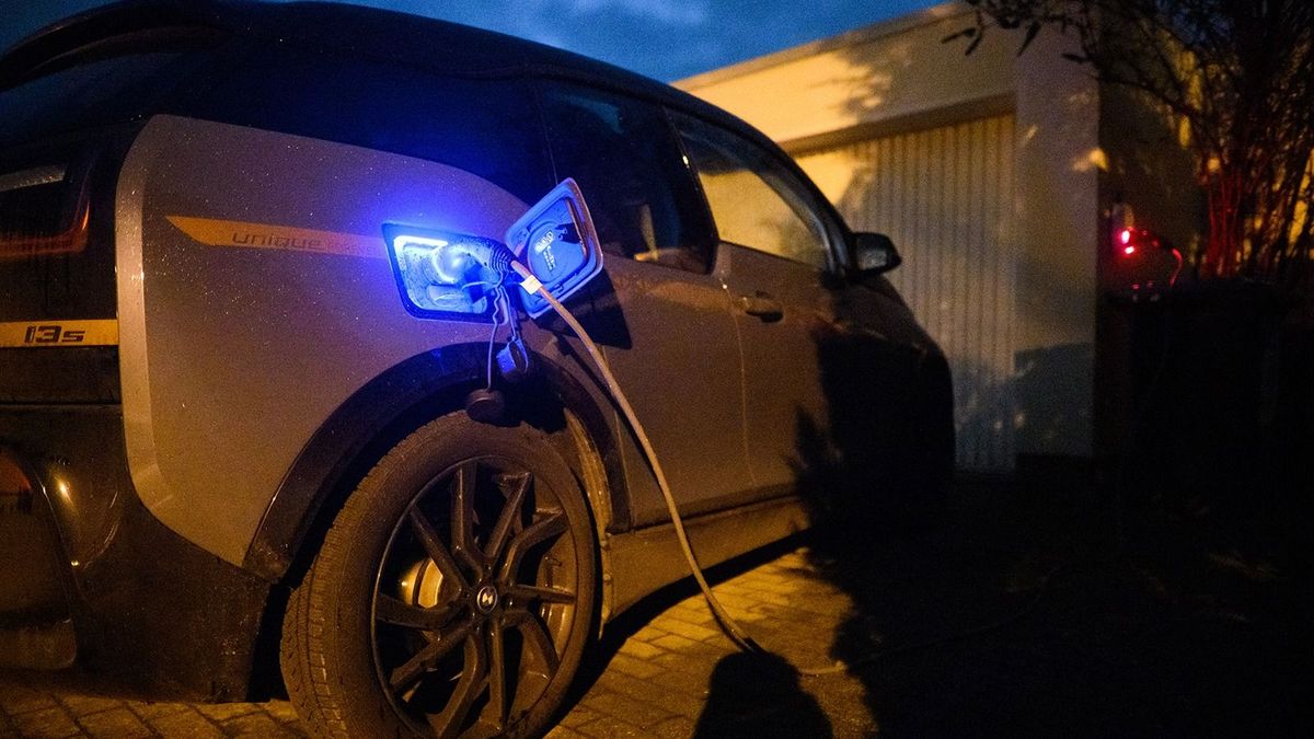 Órák alatt elkapkodták a támogatást az elektromos autókhoz a németek