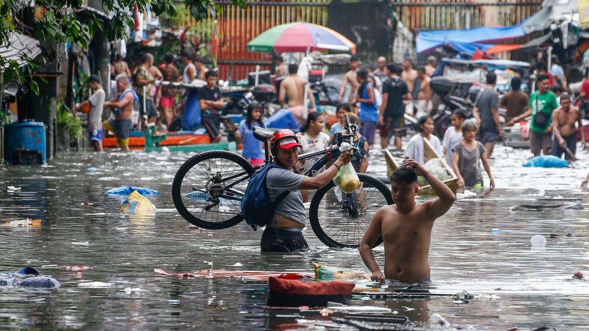 Brutális tájfun: légijáratokat töröltek, több ezer embert evakuáltak Tajvanon