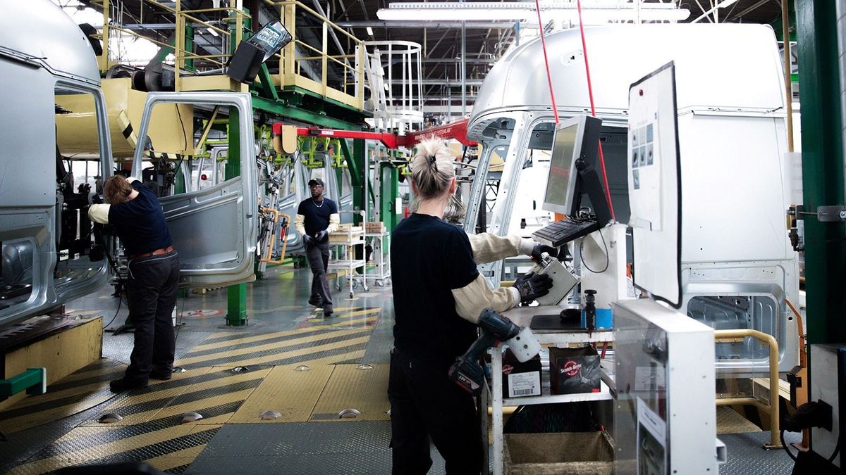 Borús kilátásokat vázolt az Európai Bizottság - Nem érdemes azzal számolni, hogy a jövő év könnyebb lesz