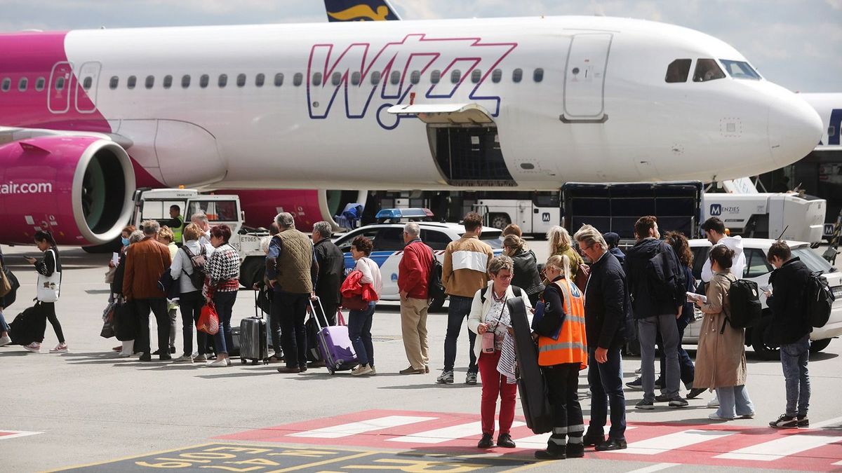 Földbe döngölik a légitársaságok részvényeit az izraeli háború miatt, a Wizz Air a leginkább érintett