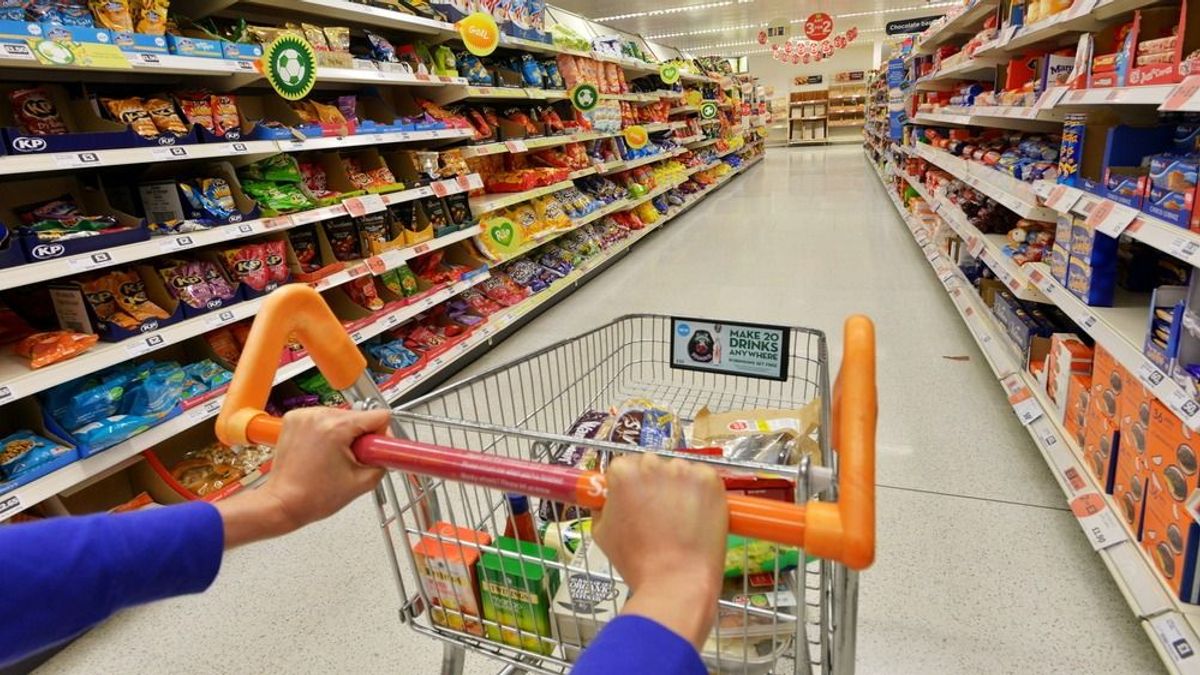 Már megint a benzinár: negatív meglepetést hozott a brit infláció