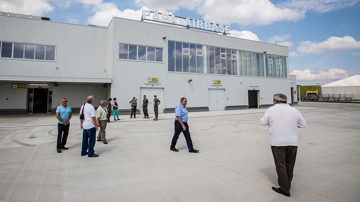 Fogadjunk, hogy nem tudta, hogy szárítja a NATO az ejtőernyőket