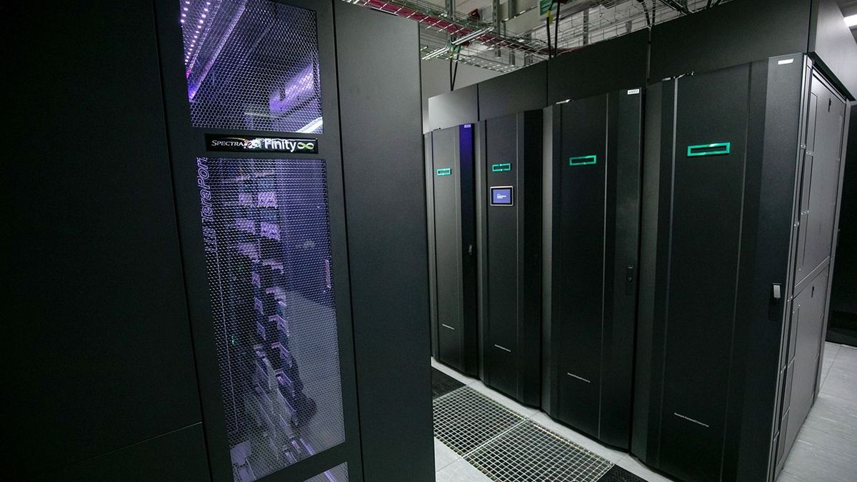 A Komondor szuperszámítógép a debreceni sportuszodát is fűti