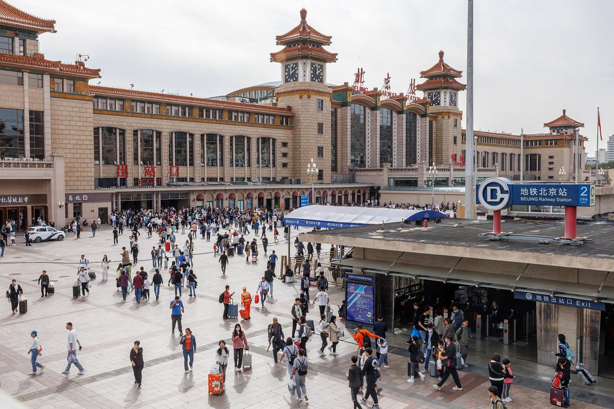 Beijing Railway Station braces travel rush as biggest holiday ends