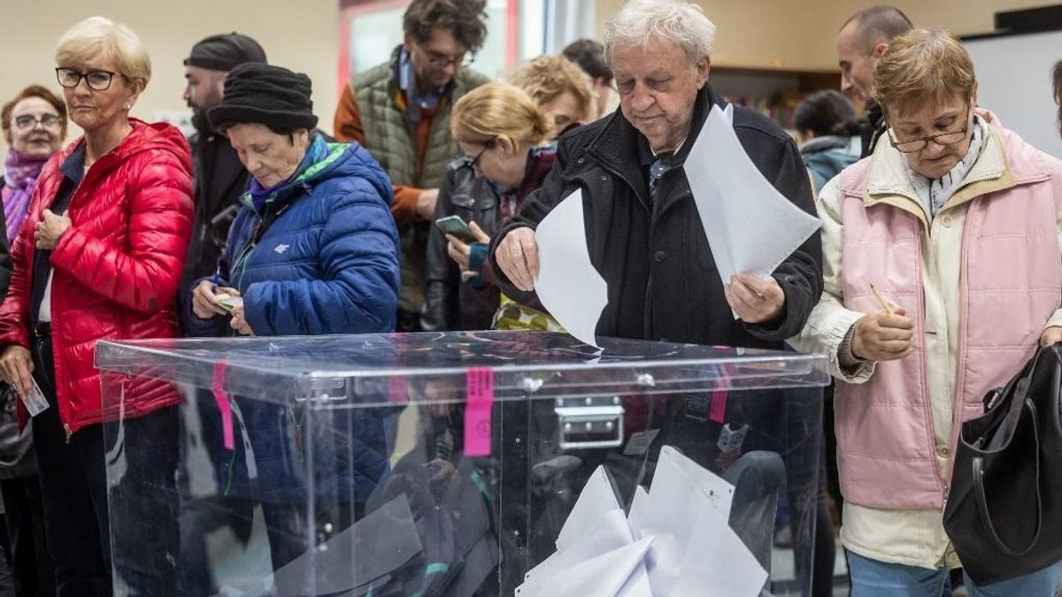 Lengyel választás: jelentősen nőtt az előző választáshoz képest a szavazók száma 17 óráig