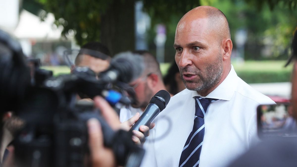 Elindul a főpolgármesteri székért Szabó Bálint, aki állandóan Orbán Viktor közelébe akart kerülni