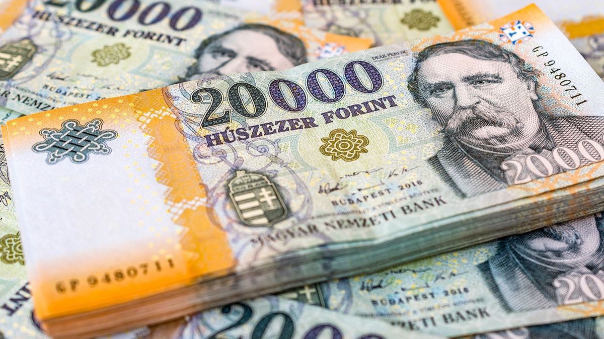 Reggelre visszanyert kicsit erejéből a forint