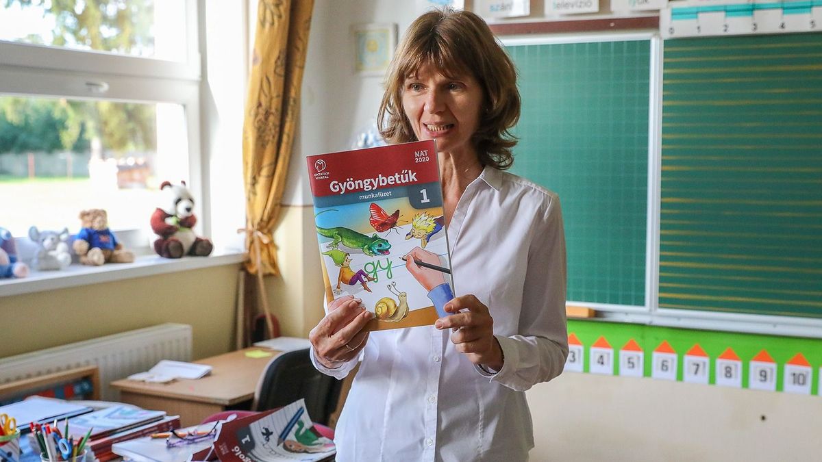 Közölték a pontos számot, hogy hány tanár mondott fel az új életpályatörvény miatt, a többség továbbra is tanítani akart