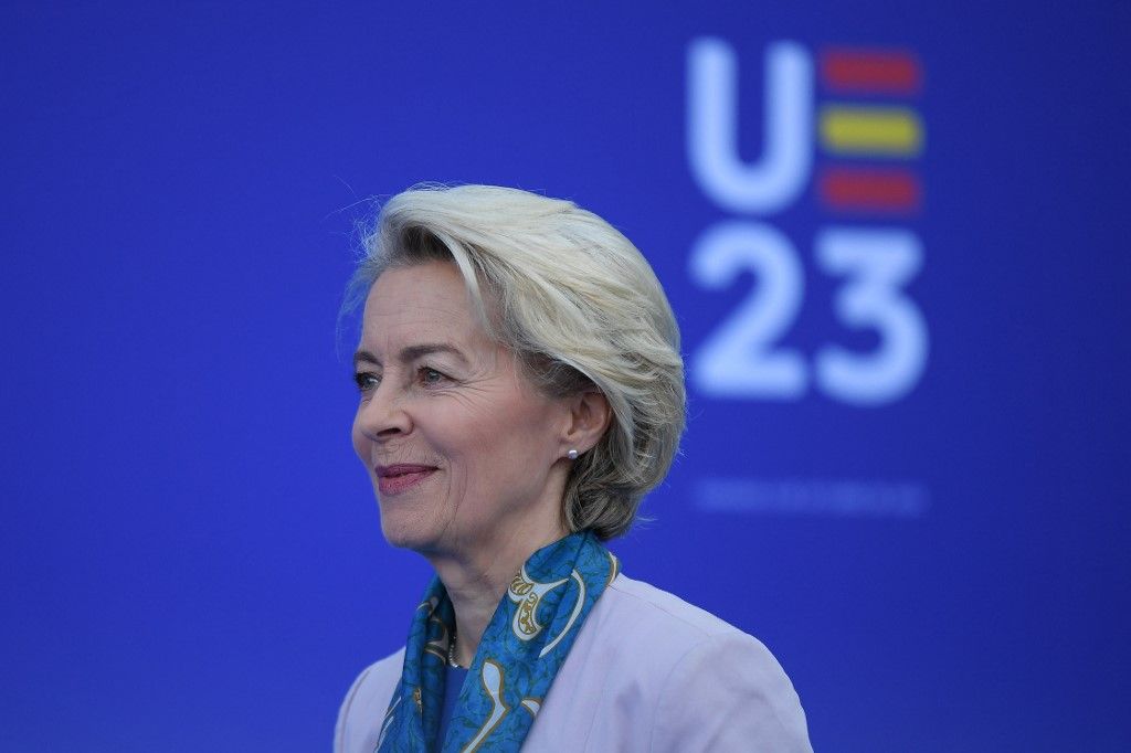 President of the European Commission Ursula von der Leyen arrives for the second day of the European Political Community summit at the Palacio de Congreso in Granada, southern Spain on October 6, 2023. Europe's quest to build a common geopolitical purpose brought four dozen of its leaders to Granada, but its credibility suffered a blow when the Azerbaijani president stayed away. (Photo by JORGE GUERRERO / AFP)