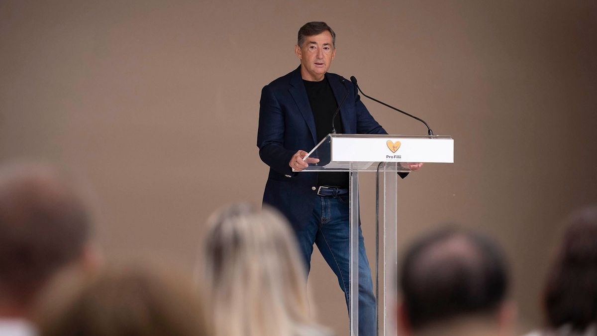 Eszék és Csíkszereda megelőzte Felcsútot, de most falujában is díszpolgár lett Mészáros Lőrinc