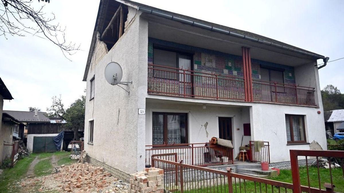 Rendkívüli helyzetet hirdettek a földrengés sújtotta szlovák falvakban – képek