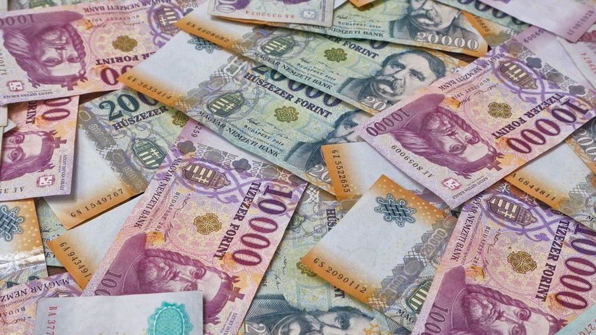 Kipihente magát a hosszú hétvégén a forint, jól indul a csonka hét