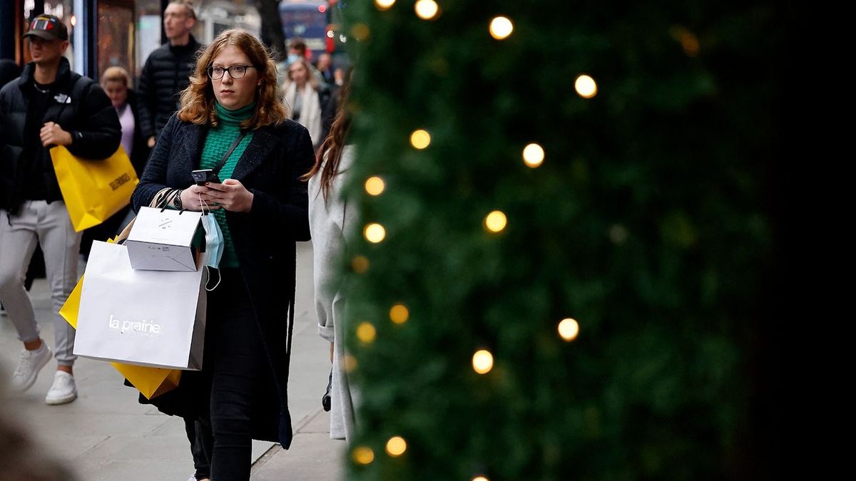 Szerényebb lesz a karácsony a briteknél a megélhetési költségek emelkedése miatt