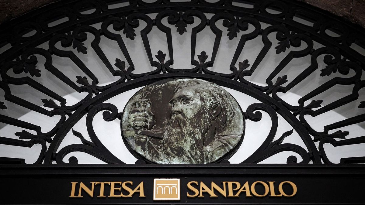 Az UniCredit után az Intesa Sanpaolo is növeli romániai jelenlétét, miközben az OTP elhagyná az országot