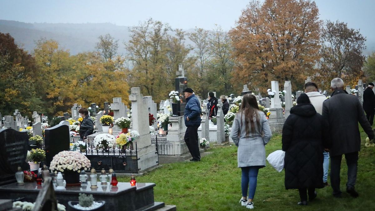 Így lesznek nyitva a budapesti temetők mindenszentekkor és halottak napján
