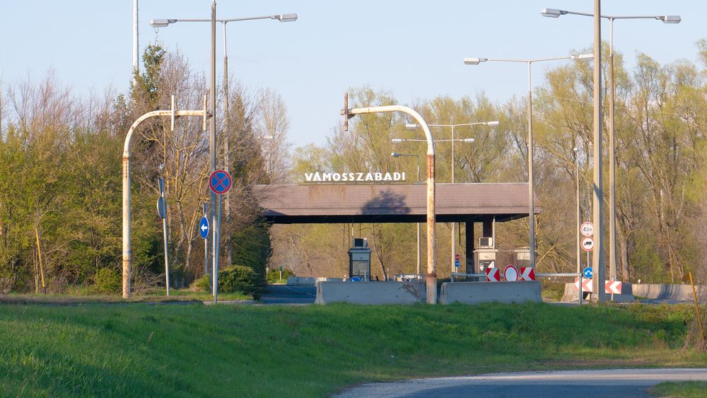 Vamosszabadi,,Hungary,03,31,2020:,The,Border,Crossing,At,Vamosszabad