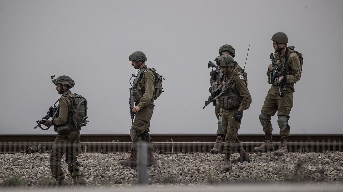 SDEROT, ISRAEL - OCTOBER 09: Israeli army take security measures after Hamas launched Operation Al-Aqsa Flood in Sderot, Israel on October 09, 2023. Mostafa Alkharouf / Anadolu Agency (Photo by Mostafa Alkharouf / ANADOLU AGENCY / Anadolu Agency via AFP)