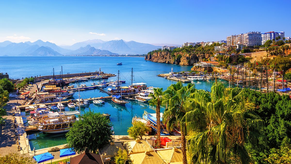 Panoramic,View,Of,Antalya,Old,Town,Port,,Taurus,Mountains,And