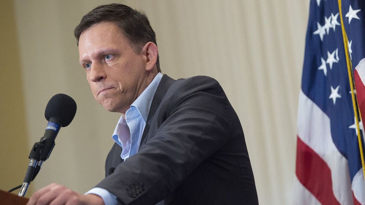 Az FBI besúgója volt Peter Thiel