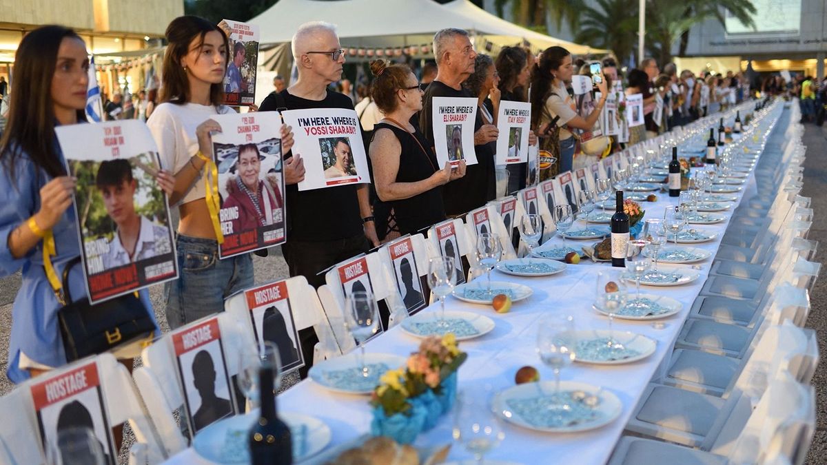 Magyarul is üzent Jair Lapid: haza kell hozni a Gázába elhurcolt túszokat