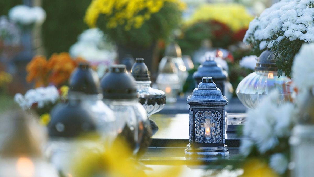 Közzétették a Mindenszentek-Halottak napja temetői rendjét