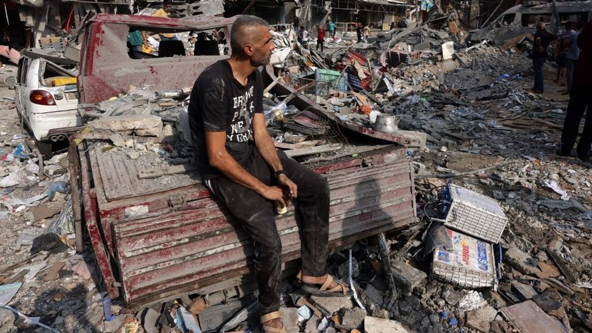 Több száz épület a föld színével lett egyenlő a Gázai övezetben