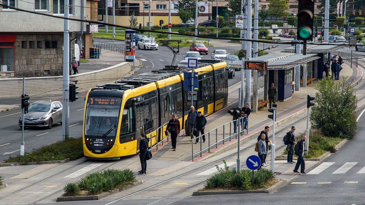 Több villamos közlekedése is változik az őszi tanítási szünet idejére