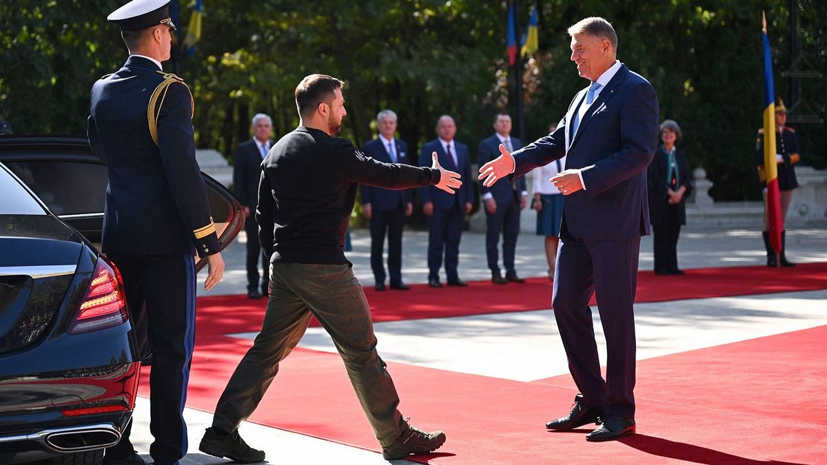 Zelenszkij Bukarestbe ment megköszönni a Románia által nyújtott katonai támogatást