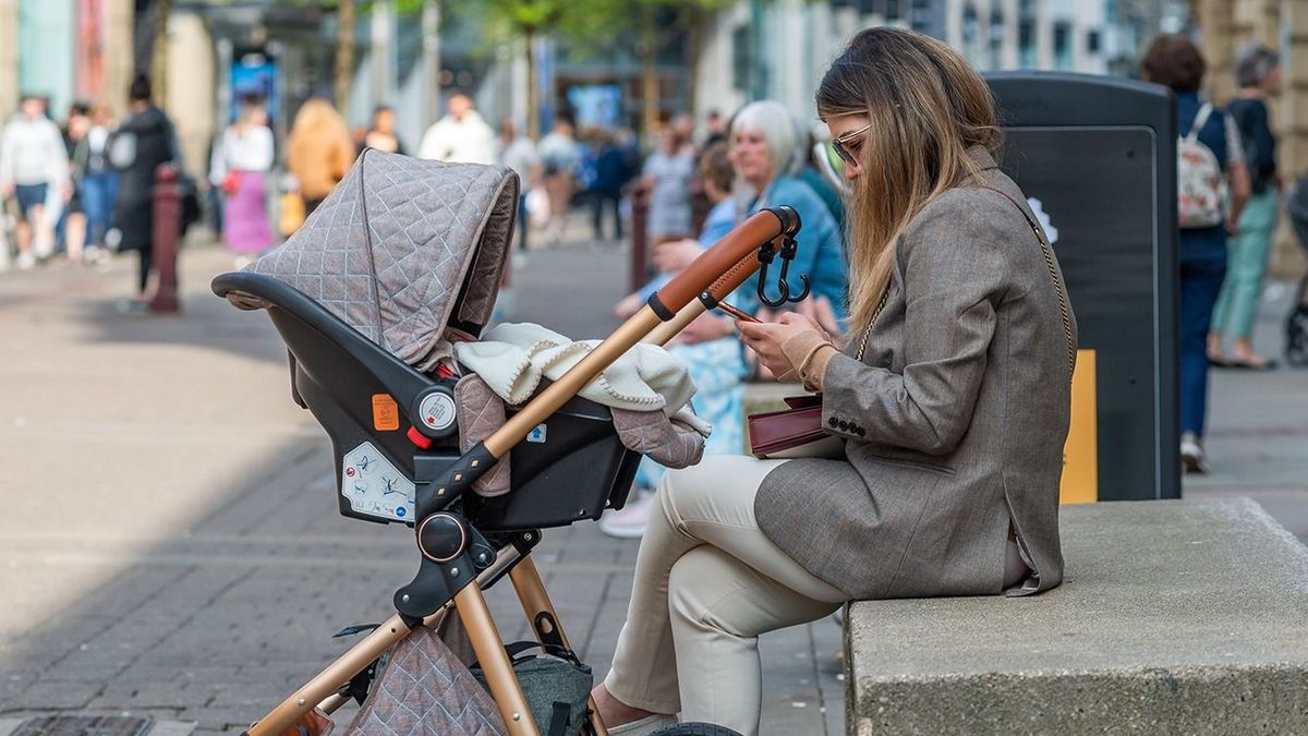 Nyakunkon a határidő: sietnie kell annak, aki még idén igényelne csok-ot vagy babavárót
