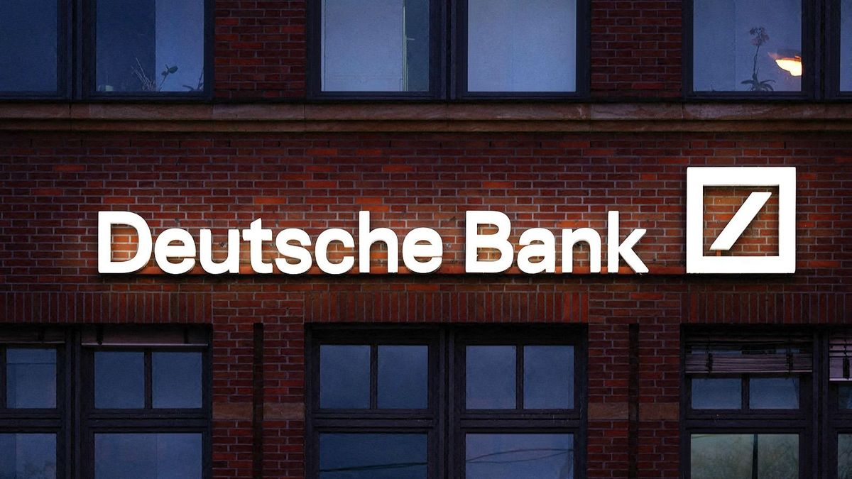 Optimista a Deutsche Bank, csökkenő profitok mellett emeli részvényesek kifizetését
