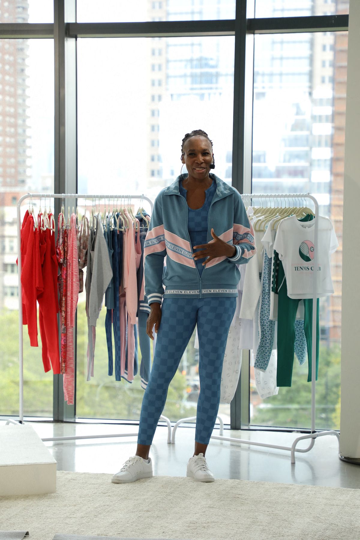 Venus Williams dirige une séance de sport dans un magasin de sa marque EleVen lors de la fashion week à New York