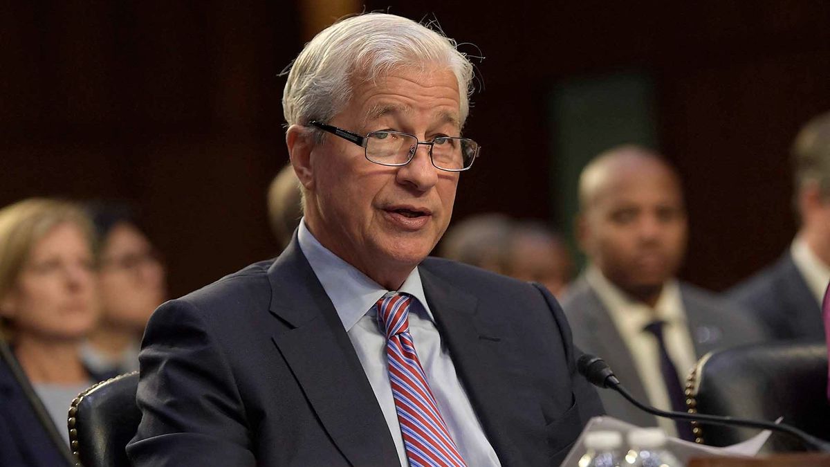 Először ad el részvényeiből a JPMorgan-vezér