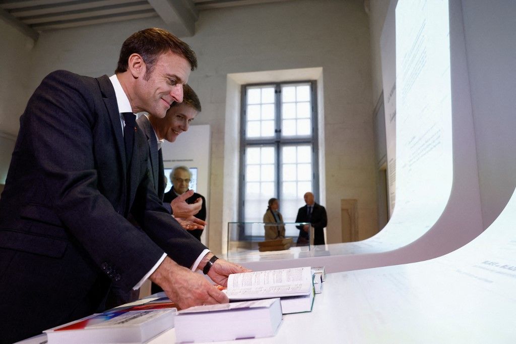 French President Emmanuel Macron visits the Cite internationale de la langue francaise, a cultural and living place dedicated to the French language and French-speaking cultures, during its inauguration at the castle of Villers-Cotterets, north-eastern France, on October 30, 2023. (Photo by CHRISTIAN HARTMANN / POOL / AFP)
