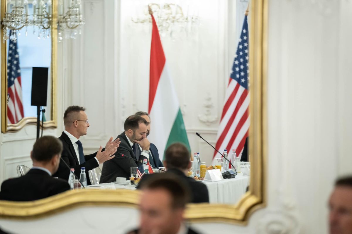 Szíjjártó Péter
usa, amerika, magyar,