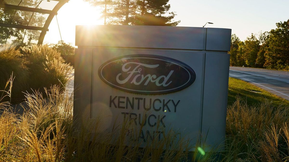 Súlyos összegekbe kerül a sztrájk a Fordnak és a General Motorsnak