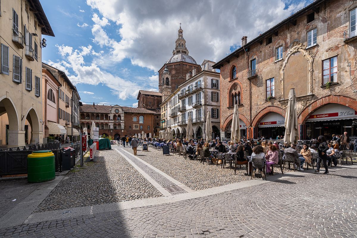 Pavia,,Italy,,Mar.,2022,-,Piazza,Della,Vittoria,In,Pavia