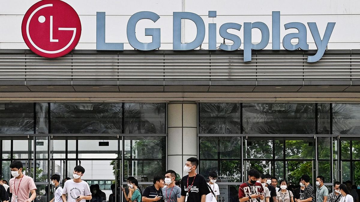 Másfél év után újra nyereségessé válhat az LG Display