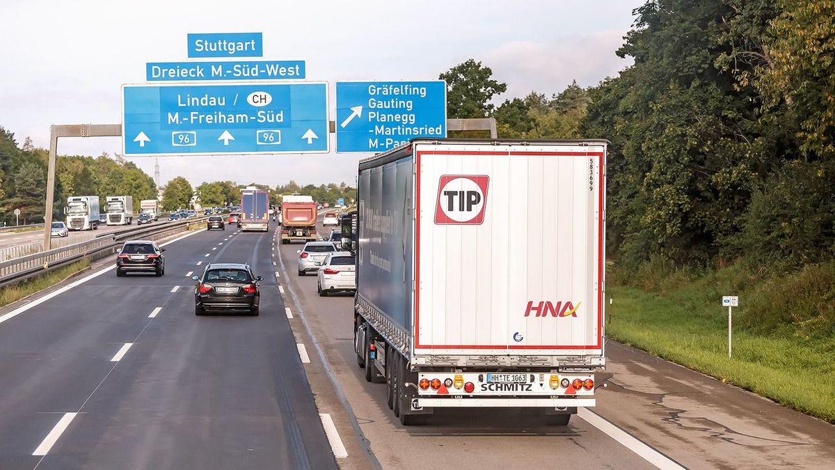 Ez sok magyart is érint: emelkedik az útdíj és a teherautók pótdíja Németországban
