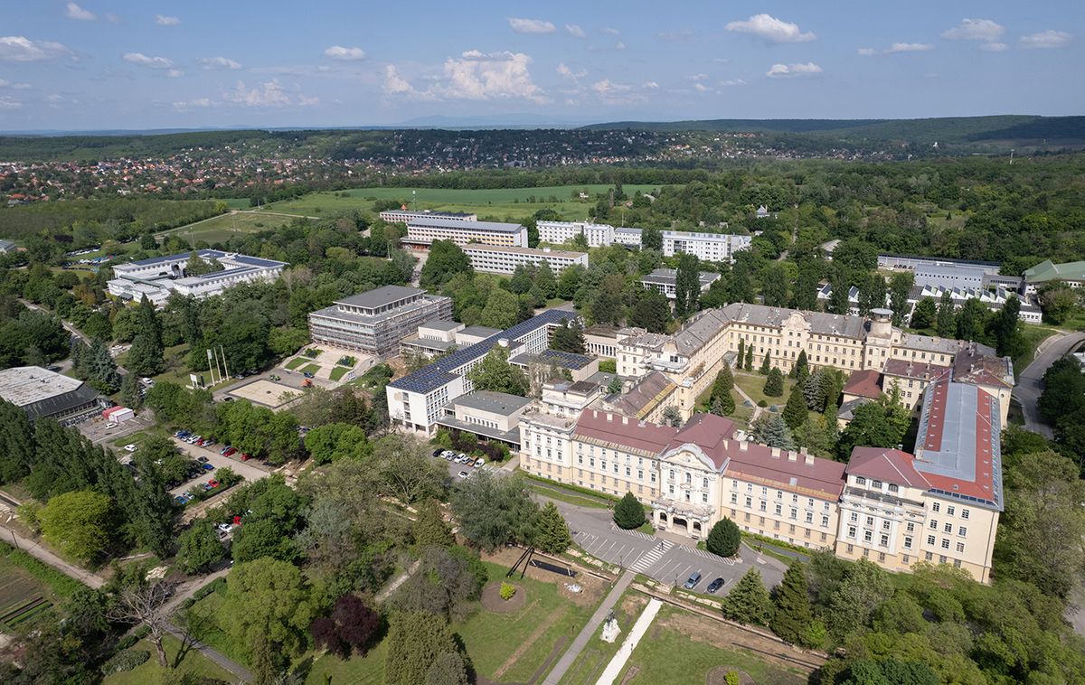 Gödöllő, 2023. május 19.
A drónnal készült felvételen a Magyar Agrár- és Élettudományi Egyetem Gödöllőn 2023. május 19-én.
MTI/Máthé Zoltán