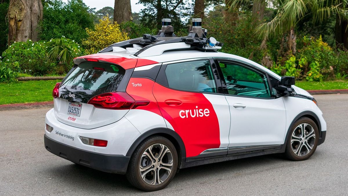 Mégsem lesznek robottaxik: bevonják a Cruise önvezető autós engedélyét