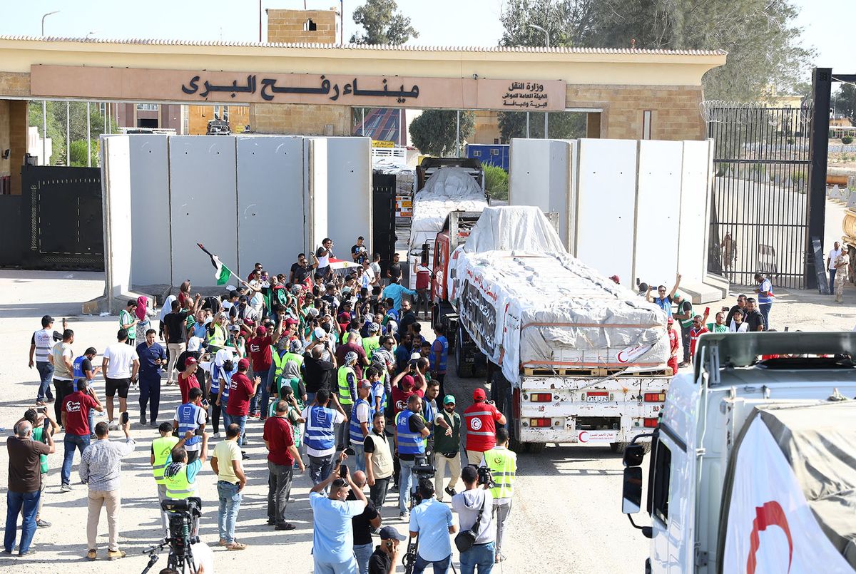 First relief convoy begins to enter Gaza Strip from Egyptian side of Rafah crossing