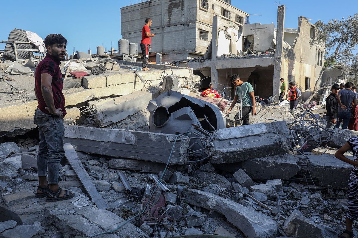 Israeli airstrikes continue on the 7th day in Gaza