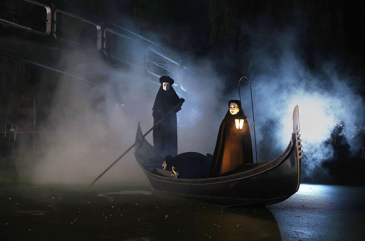 London Canal Transformed Into 1940s Venice For Launch Of Kenneth Branagh's New Agatha Christie Film