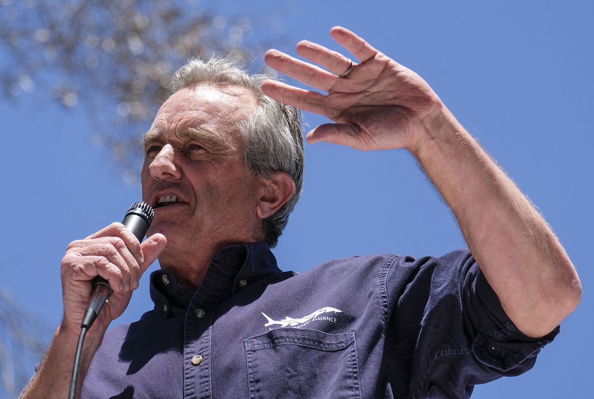 Jane Fonda and Robert F Kennedy Jr. join the Peoples Climate March in Los AngelesActress Jane Fonda and Radio host Robert F Kennedy Jr. spoke before the ''People's Climate March'' a climate change awareness march and rally in Los Angeles, California.
29 Apr 2017
Pictured: Robert F Kennedy Jr.
Photo credit: ZUMA Press / MEGA

TheMegaAgency.com
+1 888 505 6342  April , 2017 